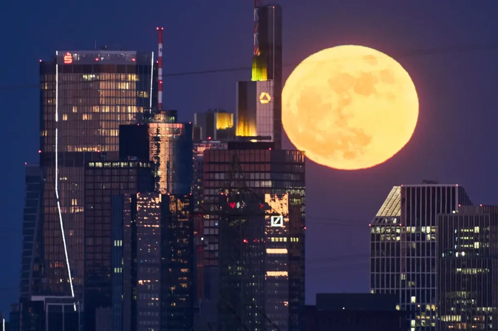 Best ways to view May's Full Blue Moon this weekend
