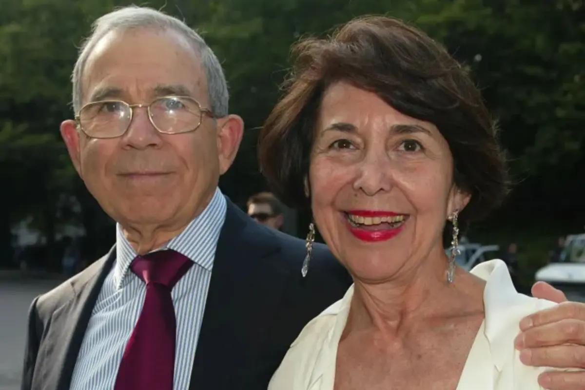 Billionaire newspaper owner and media heir Donald Newhouse has passed away at 96.
