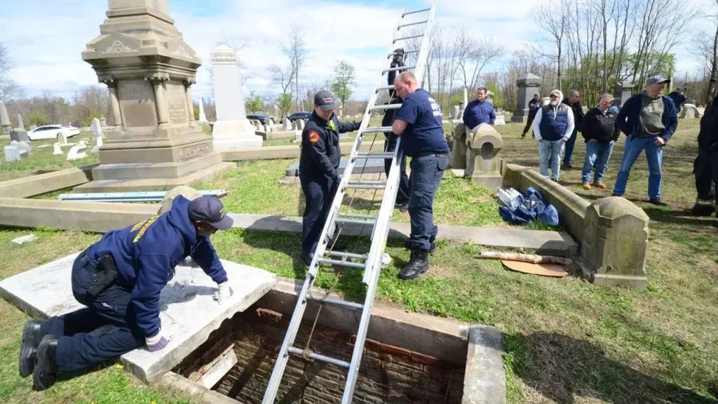 Body discovered in enclosed crypt at Mount Moriah Cemetery related to Warlocks murder investigation