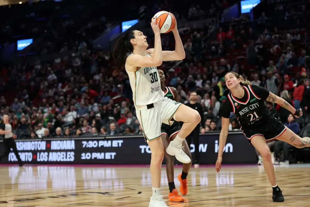 Breanna Stewart fulfills her promise to the Liberty in their victory over the Fire