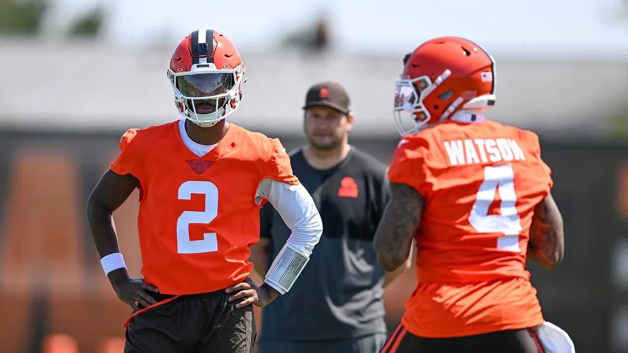 Browns coach Monken not yet prepared to announce starting QB in Watson-Sanders competition