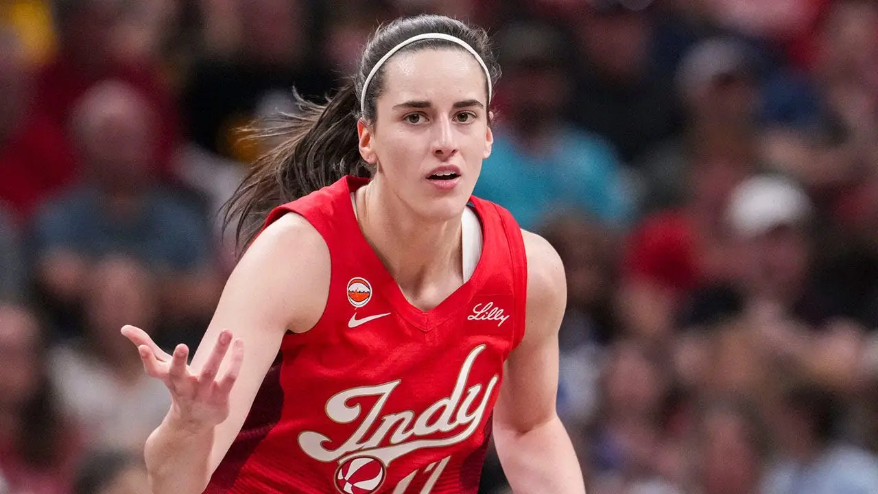 Caitlin Clark fails to make game-tying 3 in the closing seconds after a tough shooting night upon her return from injury