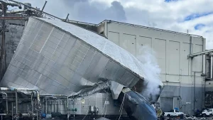 Chemical tank collapse at Washington paper mill results in 1 death and 9 missing