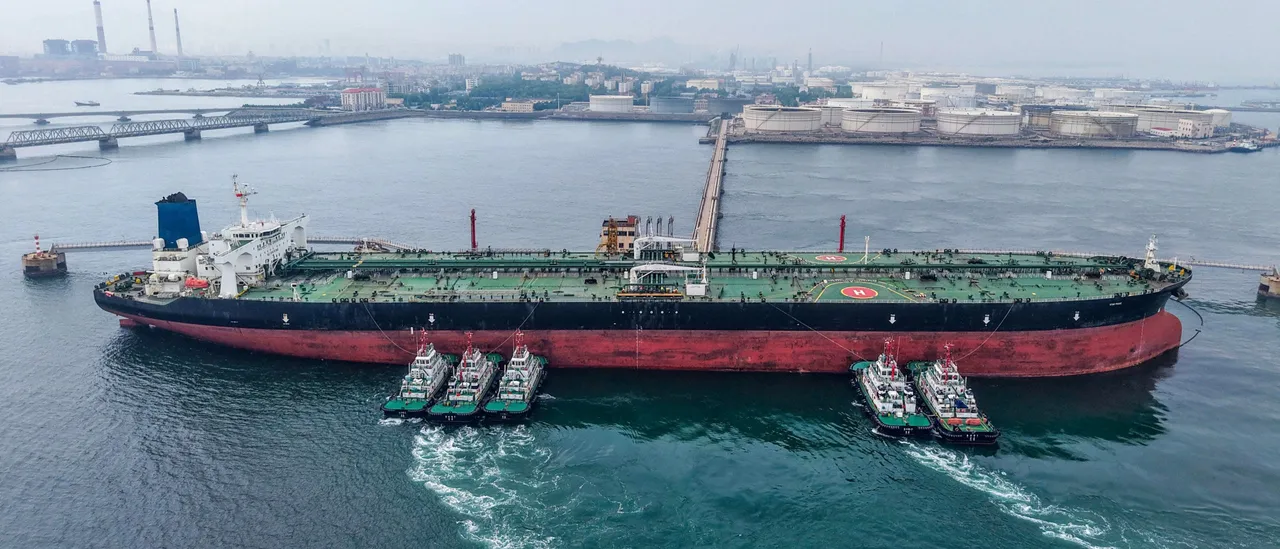 Chinese Supertanker Passes Through Hormuz Blockade While White House Highlights Positive Discussions in Beijing