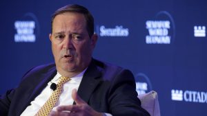 Cisco's shares rise 14% due to increasing AI orders, while the company announces plans to cut nearly 4,000 jobs.