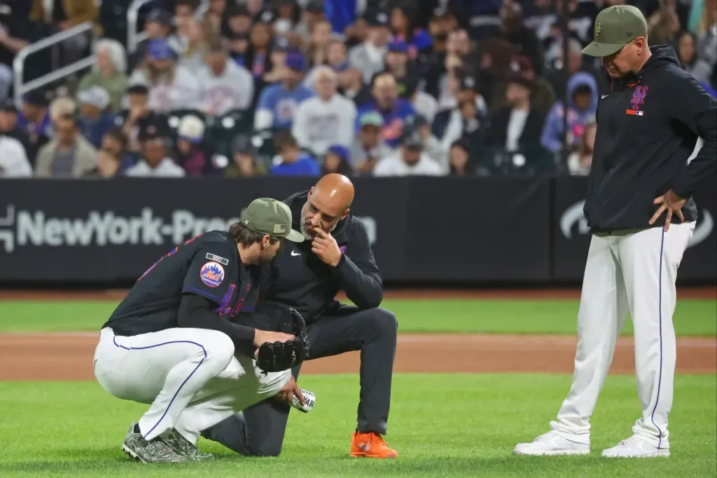 Clay Holmes suffers fractured fibula in defeat to Yankees during recent Mets injury crisis