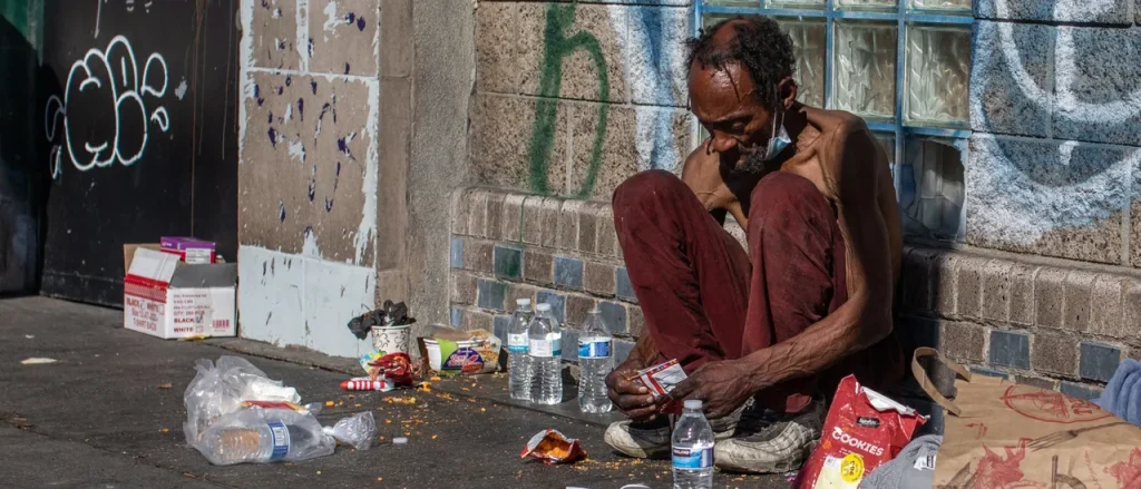Columnist Emerges From Trash to Share His Affection for His City Despite Its Filth and Violence