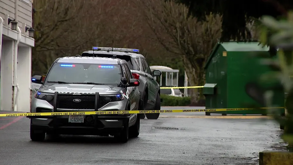 Convicted murderer requests a new trial after juror linked to stabbing incident