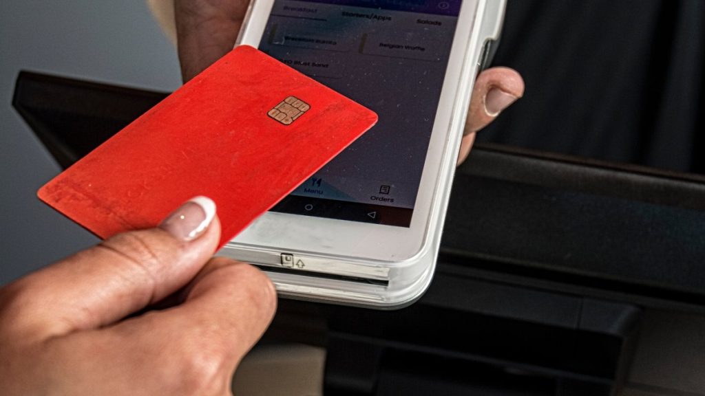 Credit Card Confusion? Why advertisements are focusing on an Illinois bill concerning swipe fees