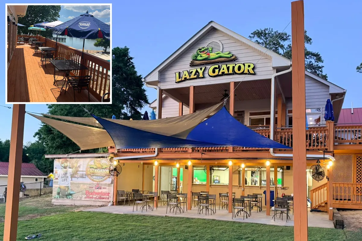 Customer at South Carolina restaurant dies from umbrella accident