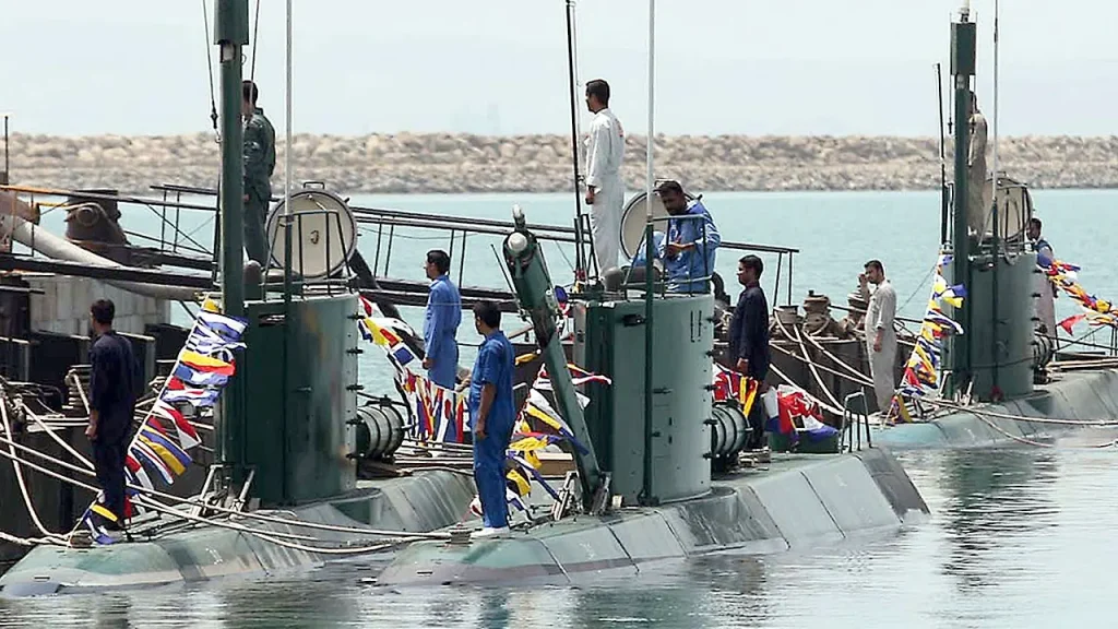 Defense expert states that Iran's Ghadir-class submarines represent a minor risk to the US Navy.