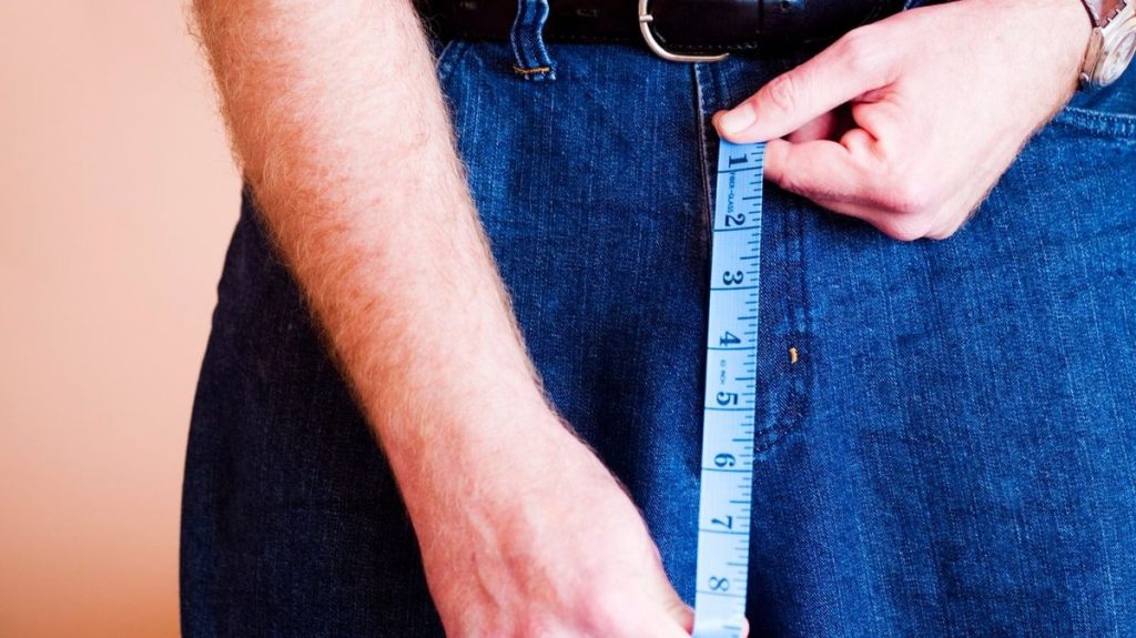 Doctor reveals a visible body part that can indicate penis size