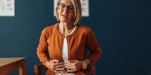 Doctors Caution That These Stomach Symptoms Might Indicate a Serious Issue