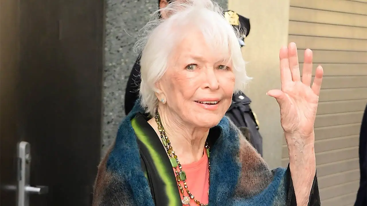 Ellen Burstyn reveals the routines she stopped to maintain her vitality at 93