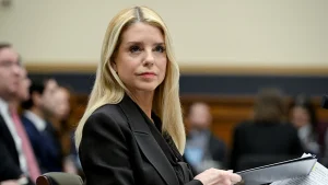 Ex-AG Pam Bondi found to have thyroid cancer and received treatment.
