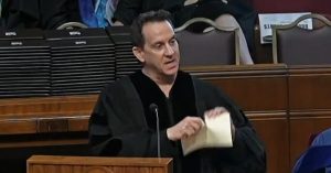 Fashion Designer Jeremy Scott Tears Apart 'Clichéd' AI-Written Commencement Speech, Receives Major Applause