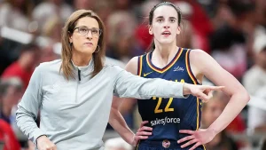 Fever coach criticized for ignoring Caitlin Clark with strange reaction following impressive fourth quarter