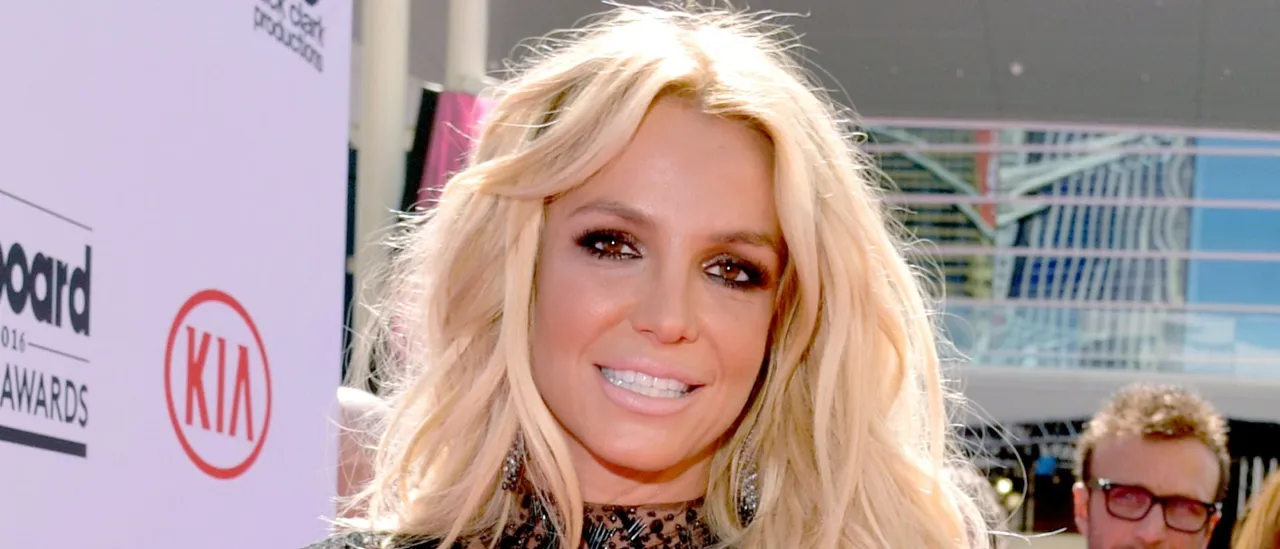 Footage Shows Britney Spears Seemingly Offering Cops Lasagna Before Being Taken Away In Handcuffs