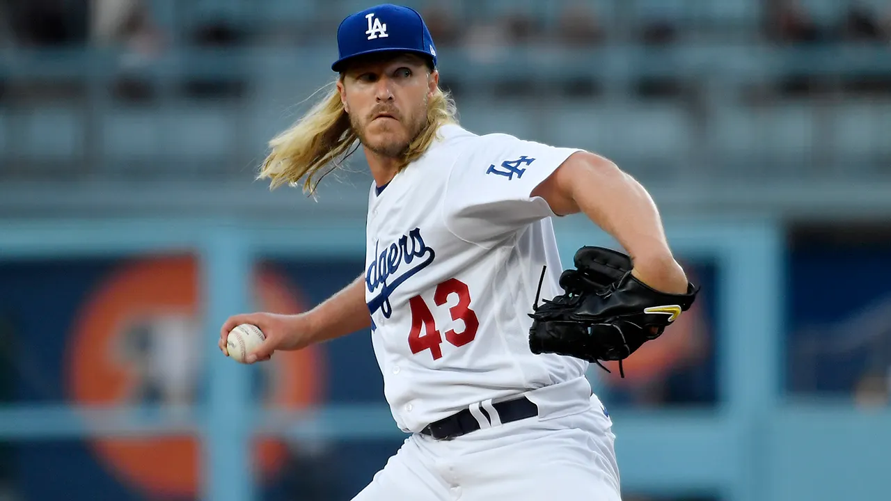 Former Mets pitcher Noah Syndergaard applauds Trump during visit to the White House