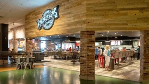 Fuddruckers restaurant labeled 'the Blockbuster of the burger world' during downturn