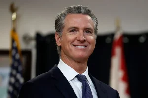 Governor faces criticism over $33K taxpayer-funded portrait during state financial difficulties