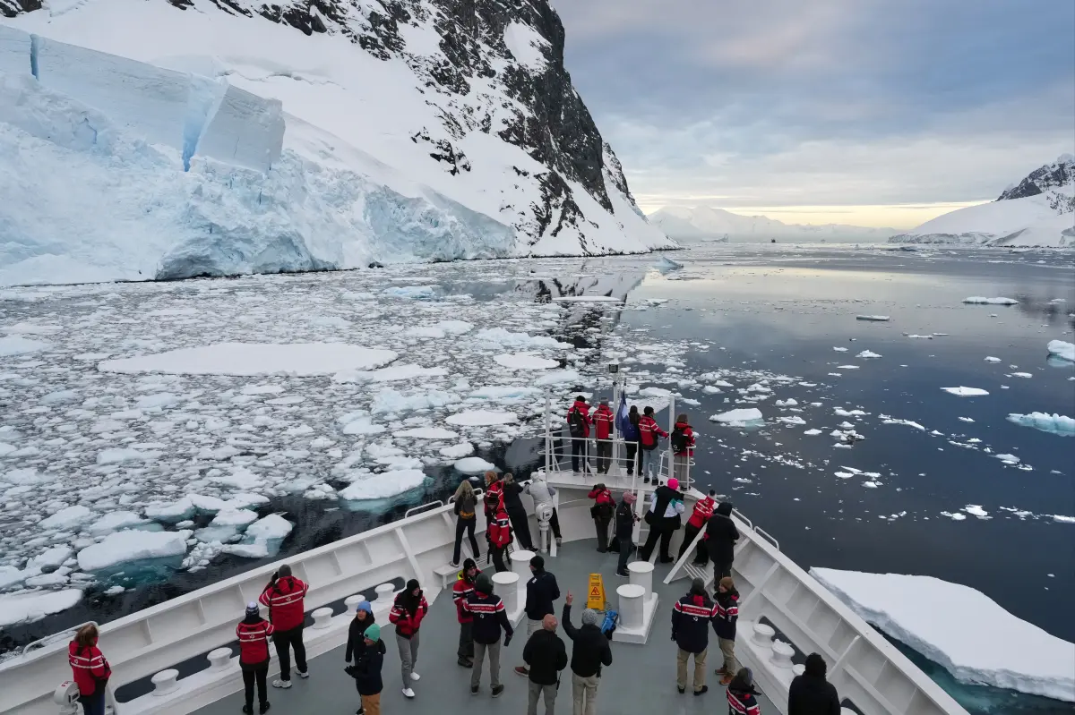 Growth of tourism in Antarctica sparks worries about pollution and illness