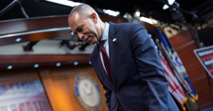 Hakeem Jeffries Acknowledges Loss, Shifts Gerrymandering Fight to 2028