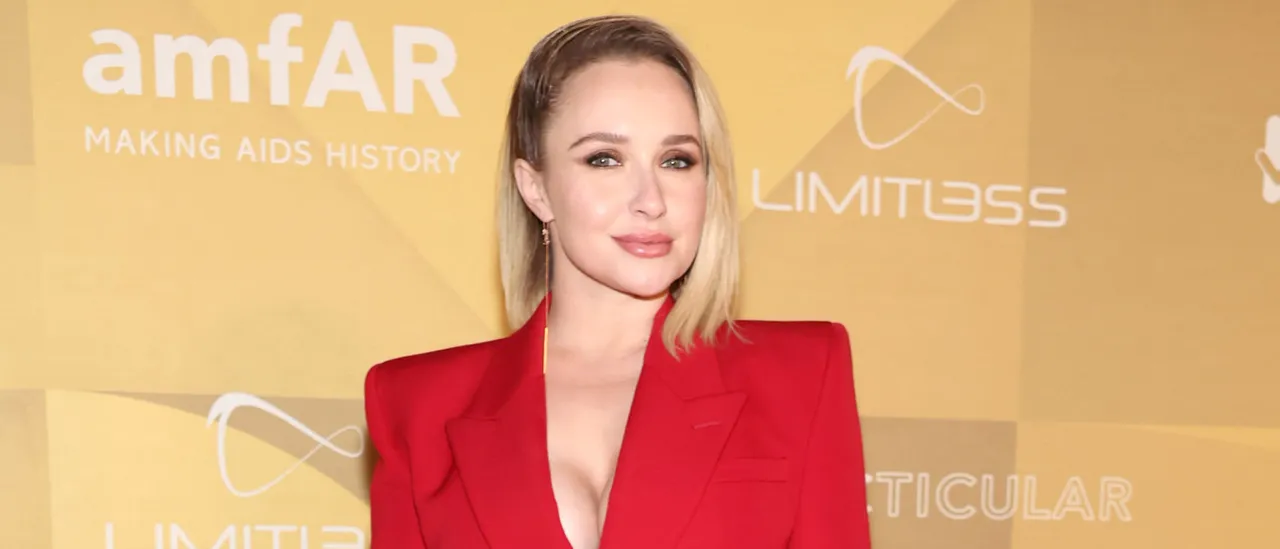 Hayden Panettiere Reveals She Took Cover on a Boat After Being Left Alone with a Naked Celebrity