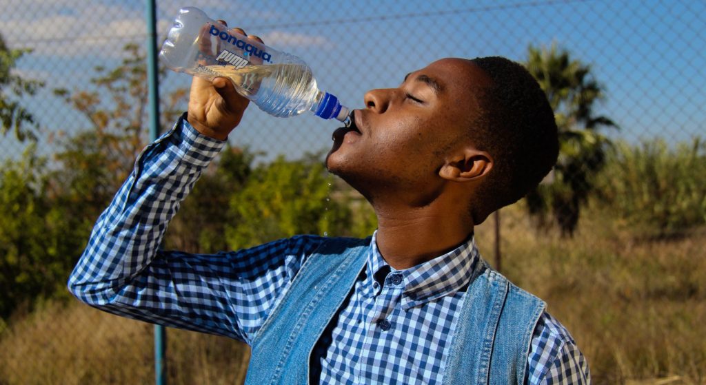 I ceased using plastic bottles for drinking water three years ago, and my blood test outcomes surprised my doctor: a toxicologist reveals the true effects of microplastics in your body.