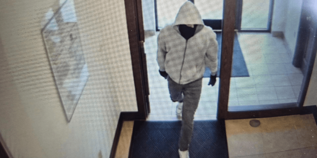 Individual in custody after two Kentucky bank workers killed during robbery
