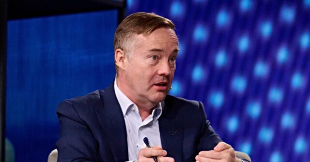 Investor Encourages Americans to Embrace Higher Migration and Increased AI