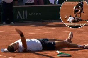 Jakub Mensik collapses after a grueling five-hour match at the French Open in a shocking moment