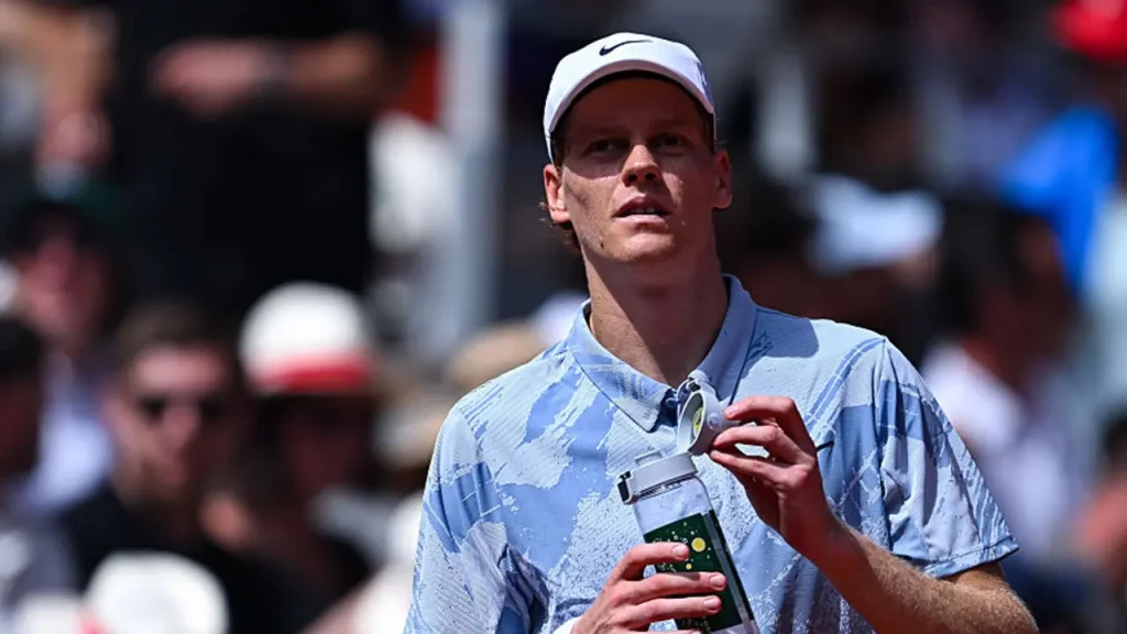 Jannik Sinner's 30-match winning streak comes to an end at the French Open due to the heat.