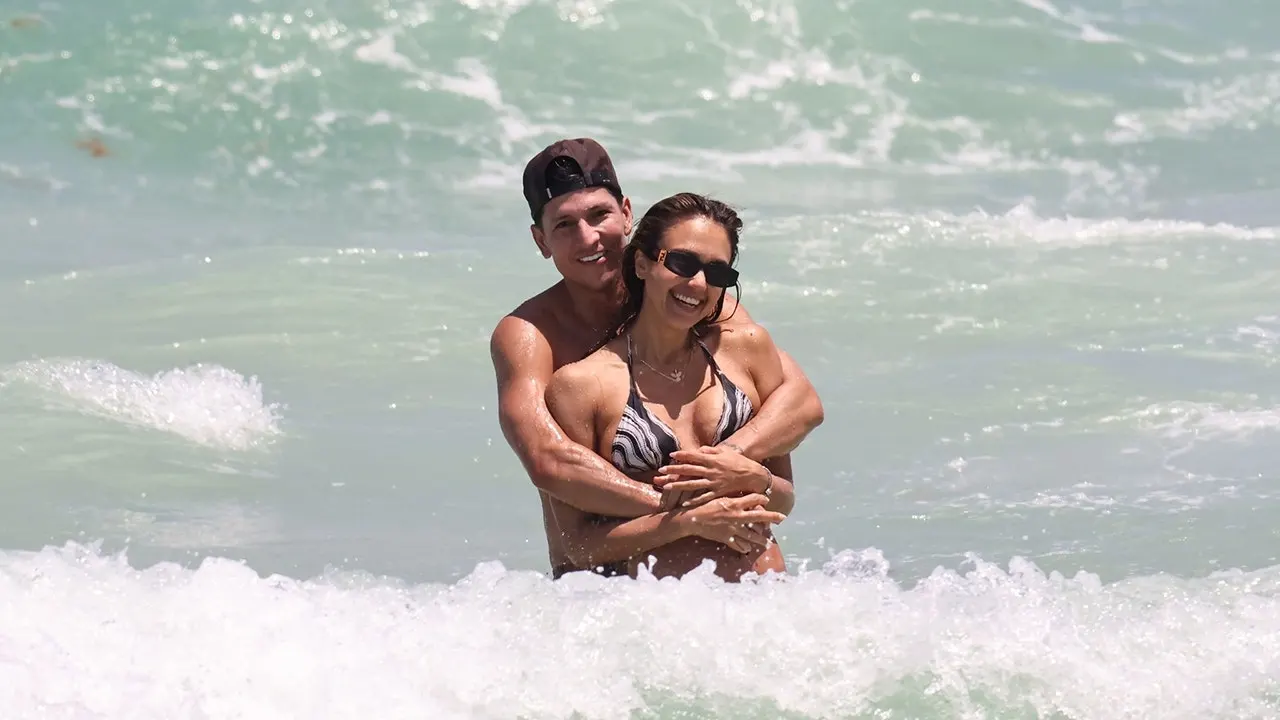 Jessica Alba and Jessie James Decker showcase the most stunning celebrity bikini pictures