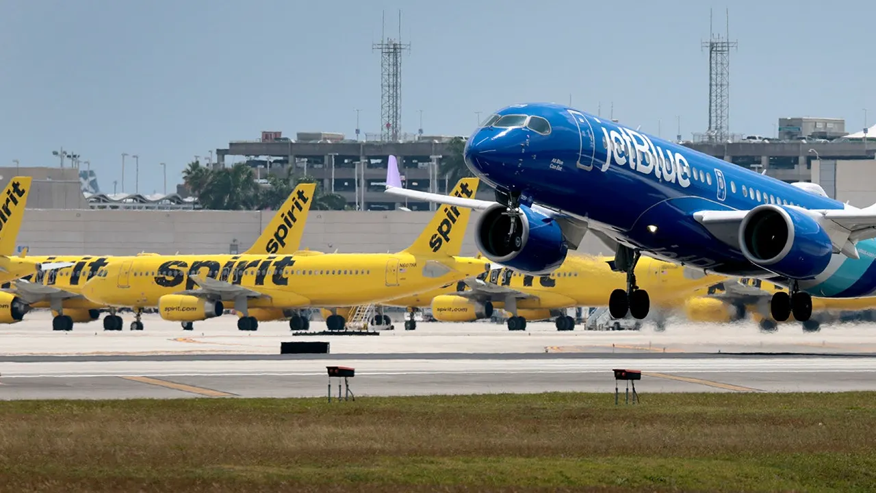 JetBlue provides $99 discounted rescue fares following Spirit's closure