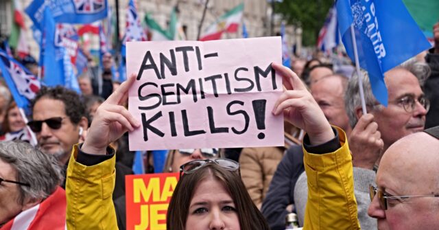 Jewish Leader Departing the UK After 'Losing Trust in Britain'