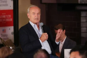 Kelsey Grammer shares his unkind nickname for Karen Bass while supporting Spencer Pratt for LA mayor.