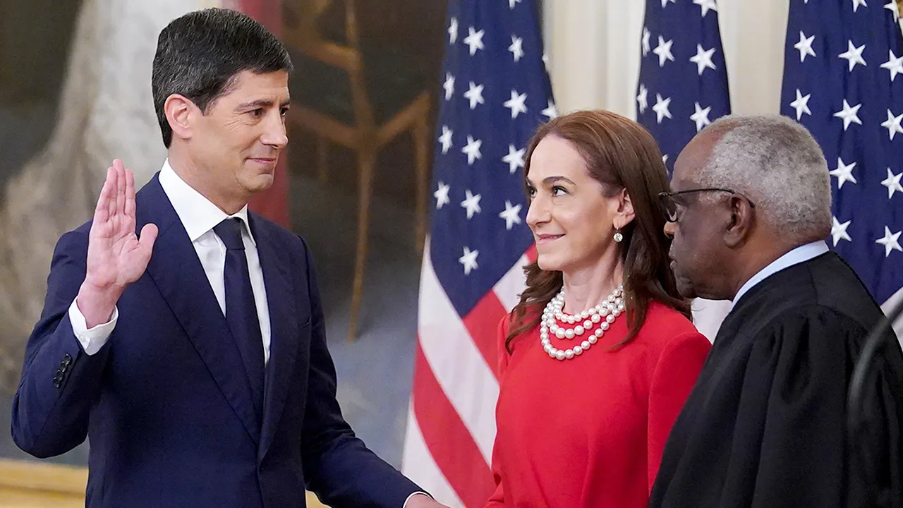 Kevin Warsh officially takes office as Fed chair at the White House