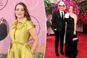 Kimberly Williams-Paisley attributes her long-lasting marriage to a country star to two words.
