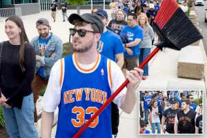 Knicks fans triumph over struggling Philly even in the Sixers' home stadium.