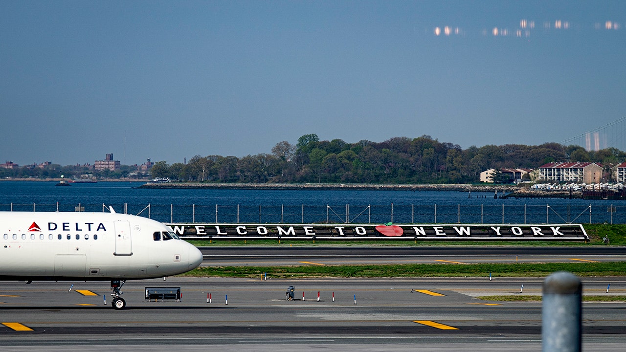 LaGuardia Airport introduces a full-size AI hologram to assist travelers in finding their way.