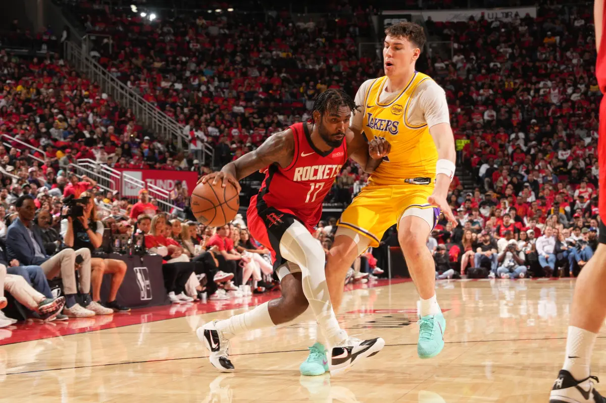 Lakers' strong defense propels them to the second round against the Thunder