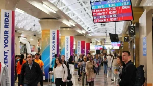 Large US city alerts travelers about heavy crowds during certain summer events