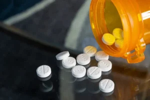 Long Island doctor Richard Taubman's son Eric is accused of operating a family-run pill mill in Nassau County.