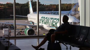 Low-cost airlines request $2.5 billion in government support due to rising jet fuel costs
