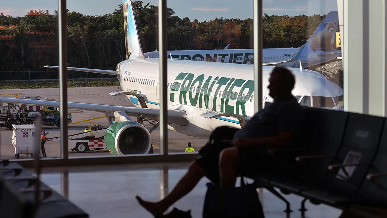 Low-cost airlines request $2.5 billion in government support due to rising jet fuel costs