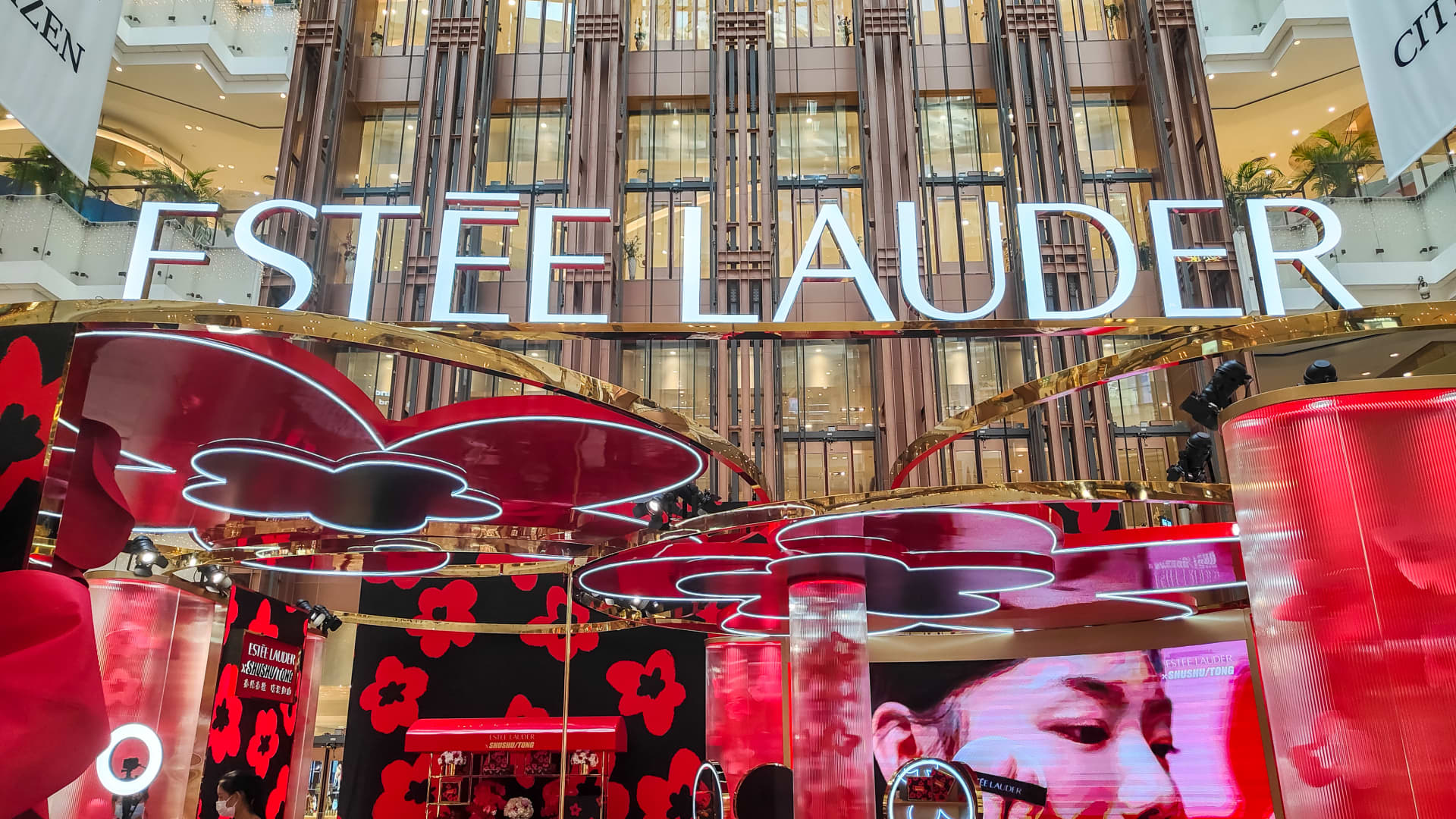 Major premarket stock movements: Apple, Estee Lauder, Roku, Reddit, Roblox, and others