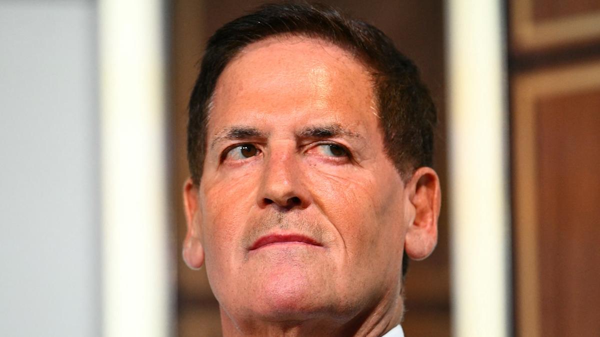 Mark Cuban sold off most of his Bitcoin, claiming it has lost its direction. Experts indicate he sold in a panic at the worst possible moment.
