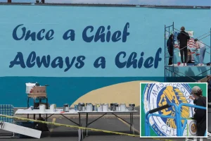 Massapequa teenagers boldly create a large, permanent mural of the Chiefs: 'It will always be here'