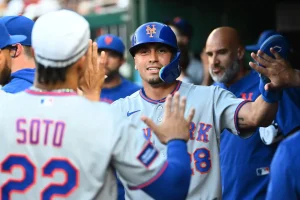 Mets score 10 runs in the 12th inning for a dramatic victory against the Nationals